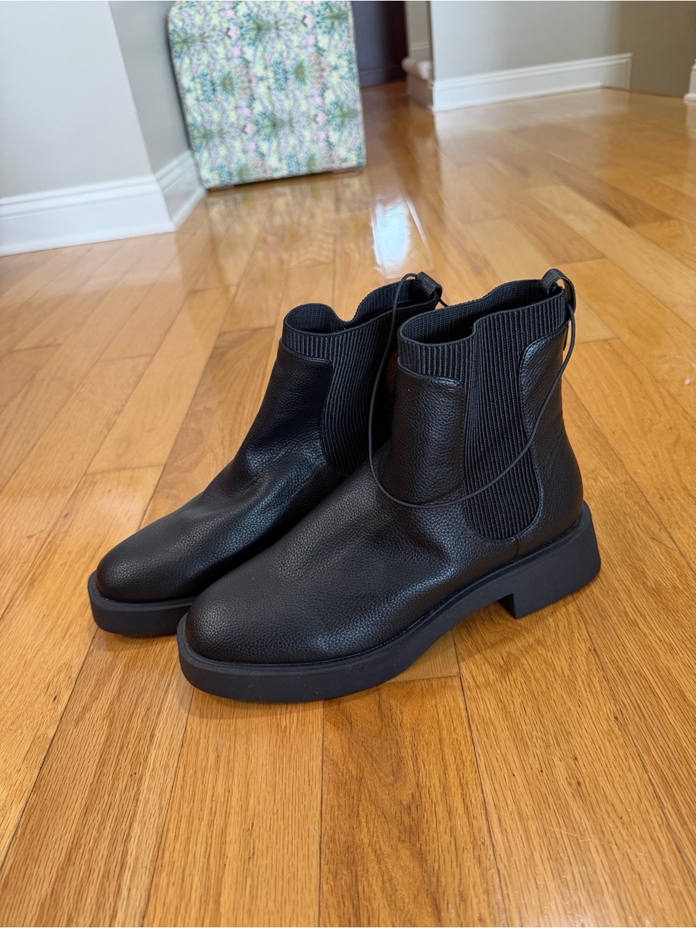 Kenneth Cole reaction women’s black boots size 9